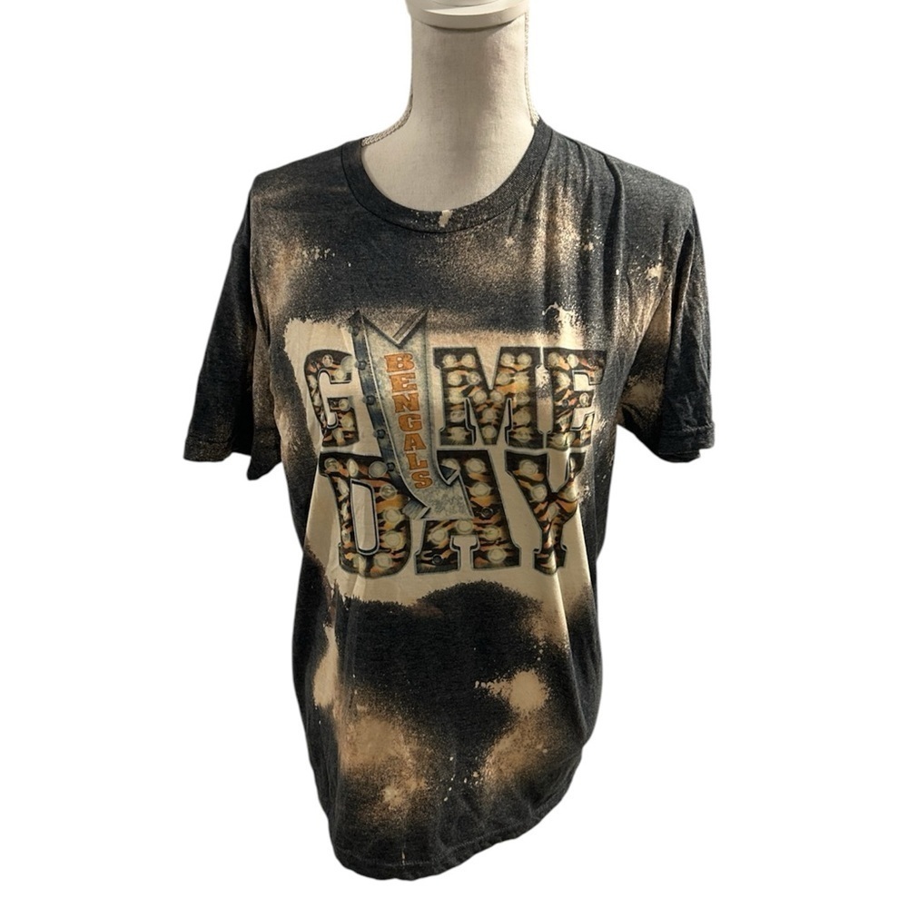 {Gildan} Bengals Game Day Graphic T-Shirt